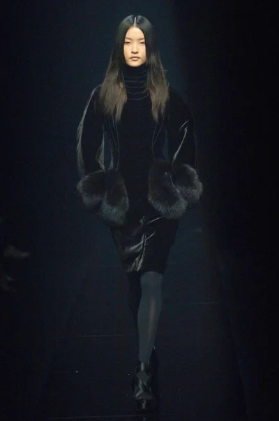 Look 16